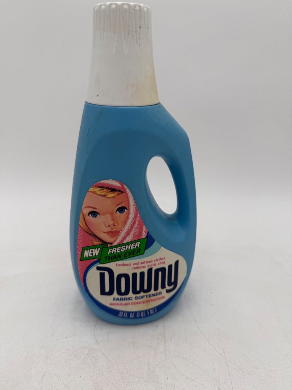 Vintage Downy Fabric Softener Regular Concentration 33 Oz Freshens & Softens Clo